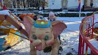 ВДНГ Київ. Софійка Катається На Каруселі. 11.012025р.