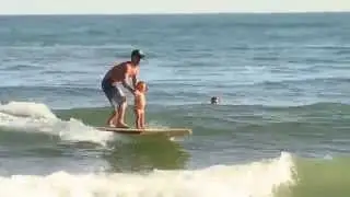 Da&iacute; voc&ecirc; deixa sua filha ir pra praia com o pai, enquanto fica em casa trabalhando...