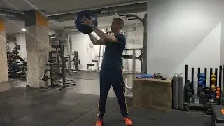 Medicine Ball Wood Chop - Work Core, Obliques, Abdominal Muscles, Shoulders - Functional Exercise