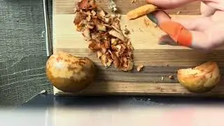 HOW TO MAKE A BUTTON FOR YOUR BAG OUT OF AN AVOCADO SEED (Project 2: English 1010)