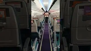 Boeing 737-8 Max aisle interior Akasa Air