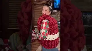 Crocheting the worlds CHONKIEST Christmas sweater #crochet #shortsmaschallenge #shorts