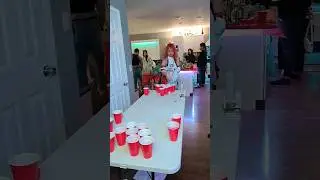How to play beer pong like a pro #halloween#halloweencostume #halloweenparty#sis @yukiloveskimchi