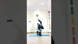 Let&rsquo;s learn how to do Headstand #shorts #reelitfeelit #yoga #india #europe #france #germany #italy