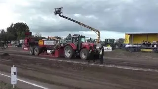Massey Ferguson 6490 op 't Uliefeest in Hoonhorst