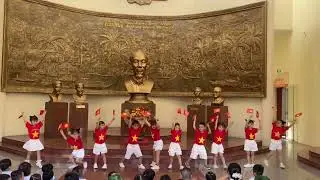 Liên khúc những ngôi sao xa xôi - Bắc Trung Nam một nhà