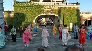 First Mini-performance at the Hoi An Memories Show, Vietnam @huntforgold￼