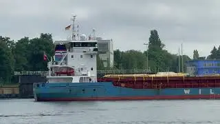 WILSON GDANSK Frachtschiff verl&auml;sst Nord-Ostsee-Kanal Schleuse Kiel-Holtenau