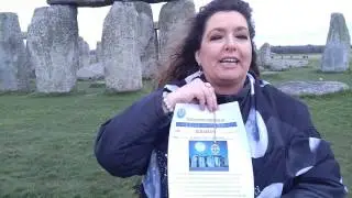 Vorstellung Chalice Well Mondstein Anh&auml;nger direkt am Stonehenge Steinkreis Glastonbury