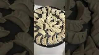 Learning to make veggie momo to bring a taste of home! 🥟🇳🇵 Missing momo from Nepal, so heres a try.