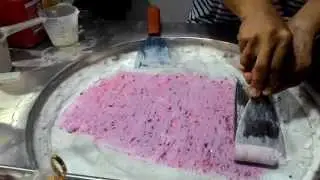 Fro-Yo Ninja makes Mixed Berry Frozen Yogurt Rolls - Chiang Mai - Thailand