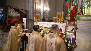 Catholics gather in Kyiv cathedral for a service for late Pope Francis