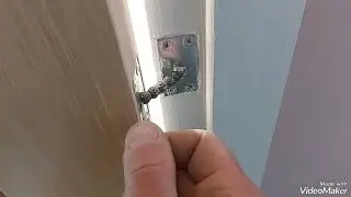 Safe removal of door with chain 