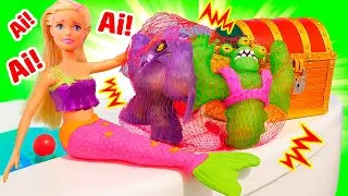 Paola, boneca de sereia e animais do fundo do mar!👩🧜&zwj;♀️🐠 Mist&eacute;rio dos monstros marinhos!🗝👾