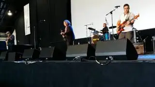 Plasticsoul - In Her Raincoat (live)