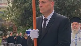 Η είσοδος της σορού της πριγκίπισσας Ειρήνης στη Μητρόπολη Αθηνών
