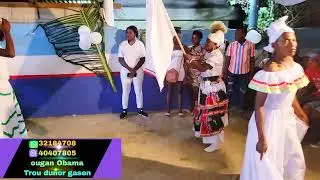 rasin akansyel ap jwe lakay li bel son bel imaj