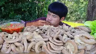 ไส้หมูต้มจิ้มซีฟู๊ดแกล้มผักสดแซ่บคักอีหลีครับพี่น้องMUKBANG EATING SHOW/โก้อีสานพาแดก