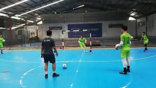 LATIHAN KIPER PERDANA SAYA DI SKN KEBUMEN (BLOCKING CROSS BOLA BAWAH)
