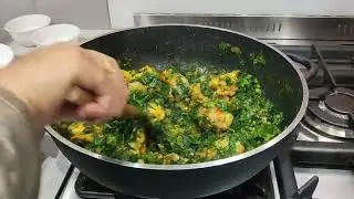 CHOOZA PALAK RECIPE || CHICKEN SPINACH CURRY || Cooking with F.