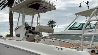 2020 Boston Whaler 240 Dauntless w/ 300 hp Verado brokerage offered by Marinemax Venice, Fl.