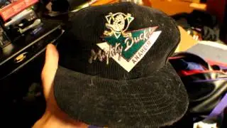 30+ Snaps, Raptors Duffle Bag, Laker 6's, 16 Boxed n64 Games, etc! ( Mighty Ducks)