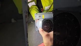 Cabin differential pressure and cabin altitude indicator replacement.