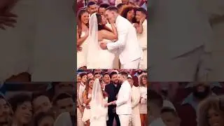 Группа Bad Bunny вошла в историю Суперкубка, устроив свадебную церемонию на сцене.