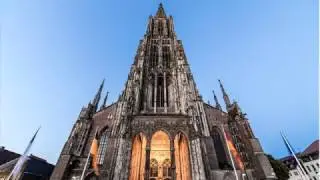 Das Glockenspiel  am Münsterplatz in Ulm