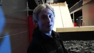 Skata visar runt i jumpyard &Aring;re