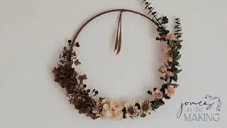 Making a Dried Flower Wreath From Last Year's Flowers | Slow DIY Decor #slowcraft #driedflowers