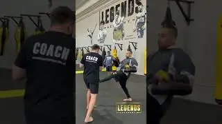 Parry + Hook + Cross + Switch kick