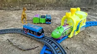 Mencari dan Merakit Mainan Kereta Api Merry Chuggington, Kereta Doraemon