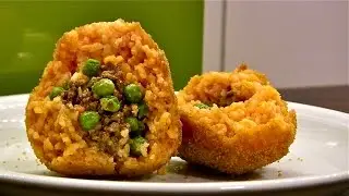 Reis Kugeln gefüllt-Arancini-Arancini di Riso-Sizilianisches Fast Food-Onigiri
