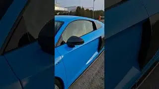Audi R8 in Avery Dennison Gloss Light Blue