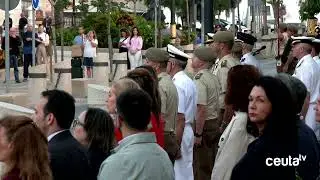 Conmemoración de San Fernando, patrón de Ingenieros, con un arriado en la Comandancia General