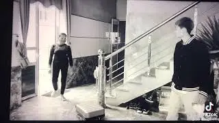 Ho&agrave;ng em bị b&agrave; đuổi ra khỏi nh&agrave; v&igrave; hỗn l&aacute;o