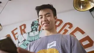 Food Critics Try Chops' Gourmet Burgers in Vietnam! 🍔