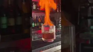 Fire old Fashioned 🥃 #bar #bartricks #trending #cocktail #drinks #artender  #youtubeshorts