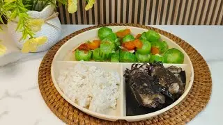 Menu diet rumahan tanpa minyak ala Mamih M3.. Nasi putih,balakutak saus tiram & sayur bening oyong 🥰