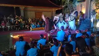 Bali - Barong Dance 6 - Giants Transform into Barong and Rangda and fight