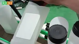 Double Side Labeling Machine RICIO Offer Deep Customization Speed 60-150 Bottles/min Accuracy: &plusmn;1mm