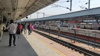 18520 LTT Vishakhapatnam Express Train Arrival Armor Announcement at Solapur Railway Station