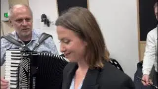 Au Plecat Olteni La Coasa-Kristina Mik i NO pod upravom Vlade Panovića