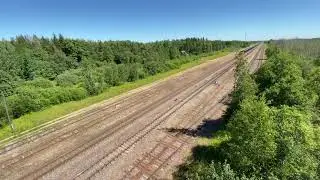 GE Dash 7 hauling freight train