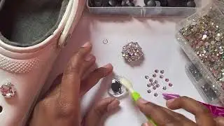 DIY BLING CROC CHARMS #diycrafts #croccharms #blingcharms