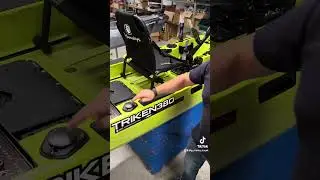 Big Mama kayak Triken 380 con Garmin Vivid 7 Sv in colorazione viper green