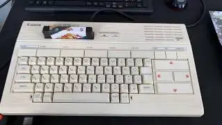 Canon V-25 MSX2 64K RAM & 64K VRAM playing a Bomberman clone (BOOMING BOY) for MSX1.
