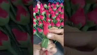 Lembrancinha❤️Lindo bot&atilde;o de rosa feito com papel crepom Flor de papel#art #artesanato #arts #flores