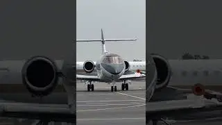 Hawker 800XP | JetSetGo Private Aviation | Mid-Size Jet |